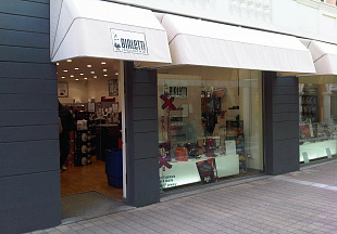 По всему миру расположено несколько сотен фирменных магазинов Bialetti